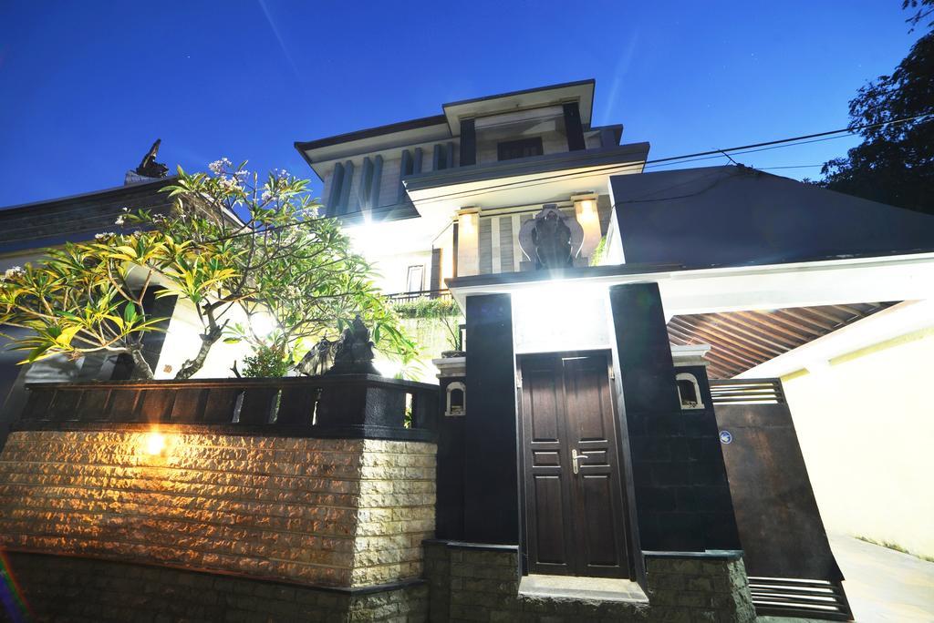 Ganggas Homestay Jimbaran Екстериор снимка